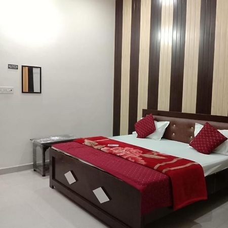 Ramam Hotel By Naavagat 700Mtr From Shri Ram Janambhumi Ayodhya Exterior foto