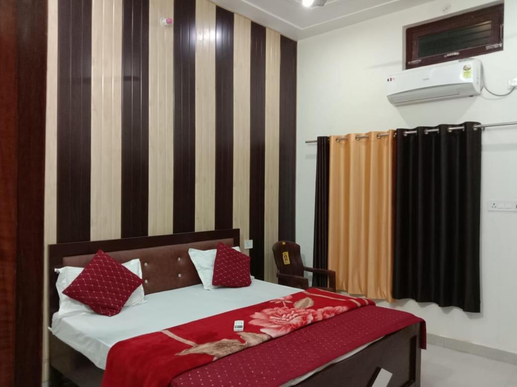 Ramam Hotel By Naavagat 700Mtr From Shri Ram Janambhumi Ayodhya Exterior foto